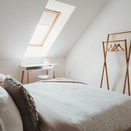 Center City Charming Loft Apartment Kassa Kültér fotó