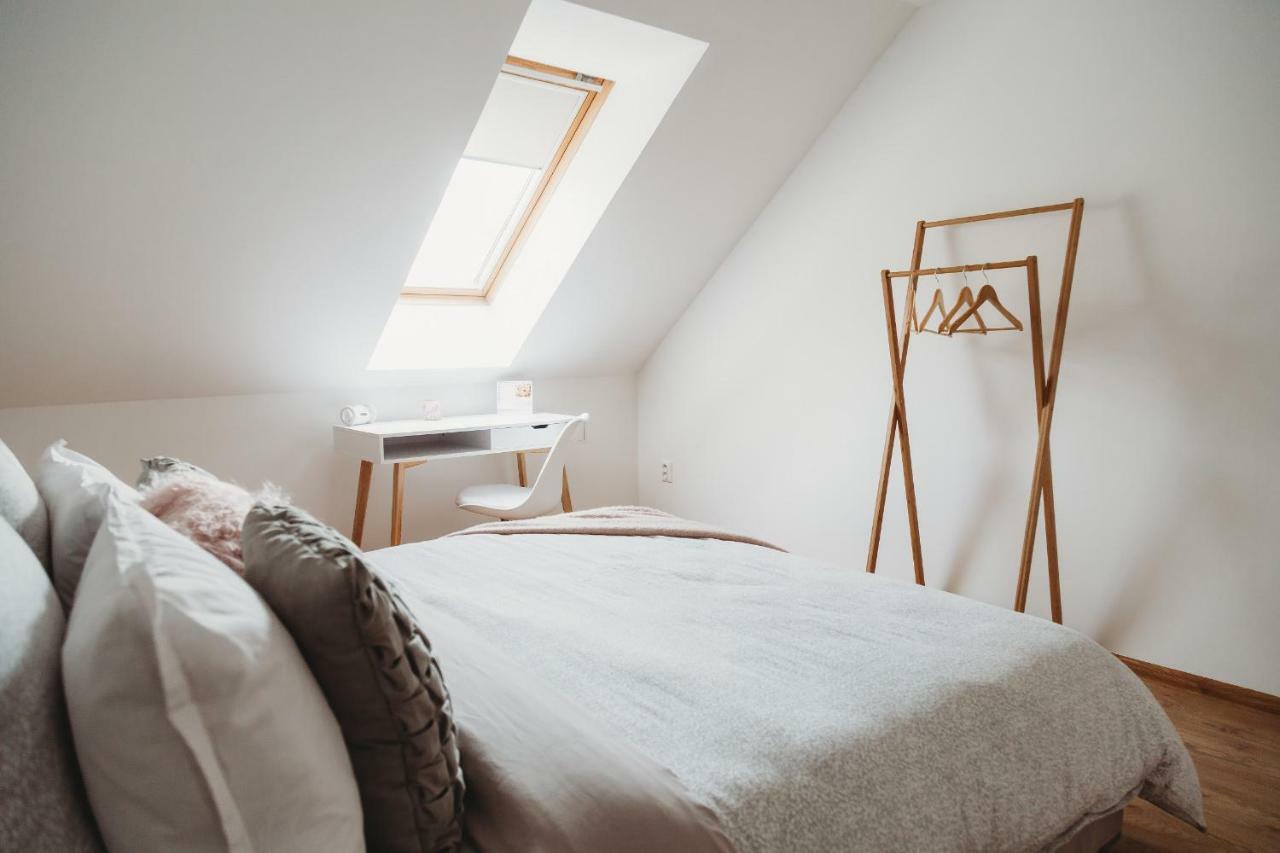 Center City Charming Loft Apartment Kassa Kültér fotó