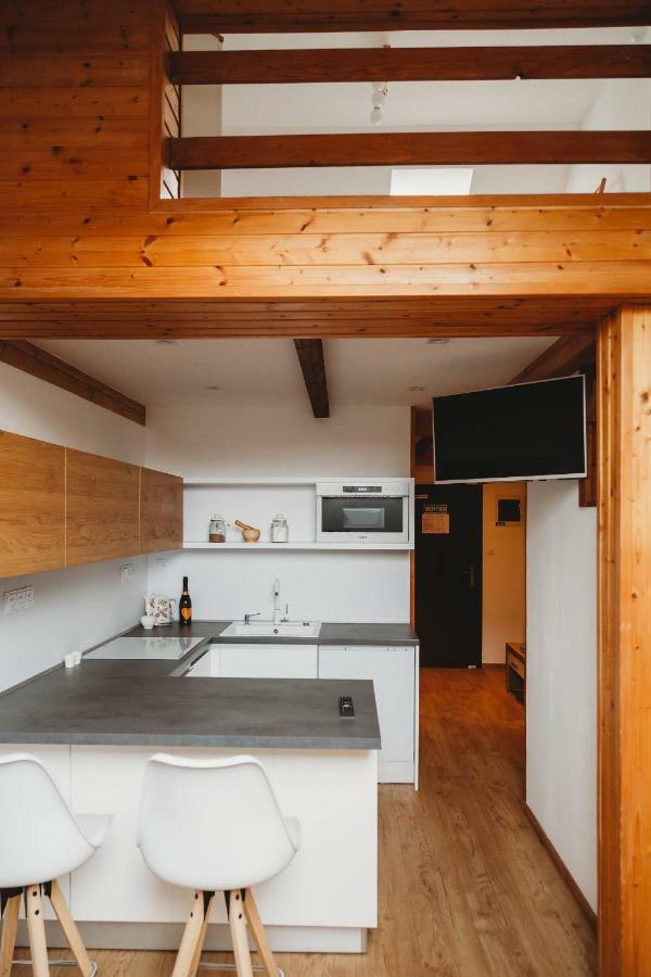 Center City Charming Loft Apartment Kassa Kültér fotó