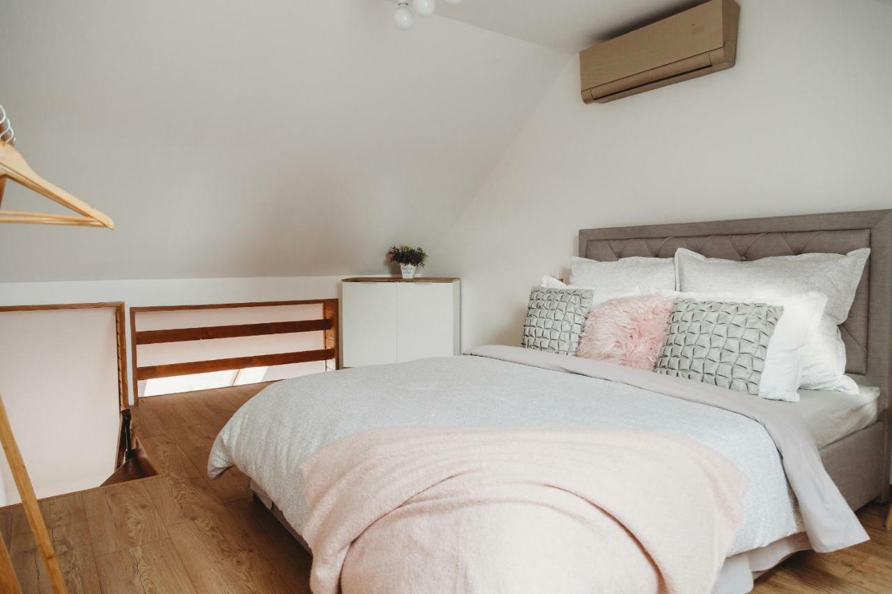 Center City Charming Loft Apartment Kassa Kültér fotó